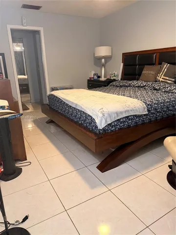 $470,000 | 9601 Northwest 16th Street, Pembroke Pines, FL 33024