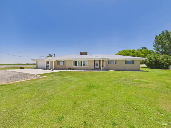 $575,000 | 253 North 700 West, Paul, ID 83347