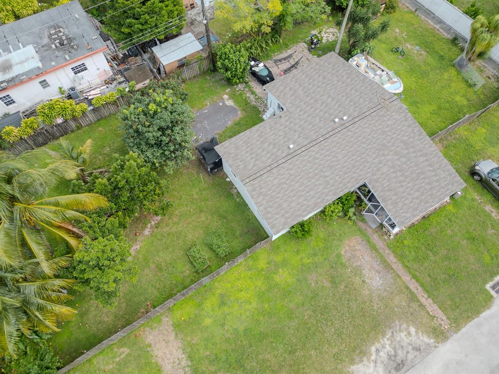 2011 Southwest 97th Terrace Miramar, FL 33025 - Photo 4 of 27 an aerial view of a house