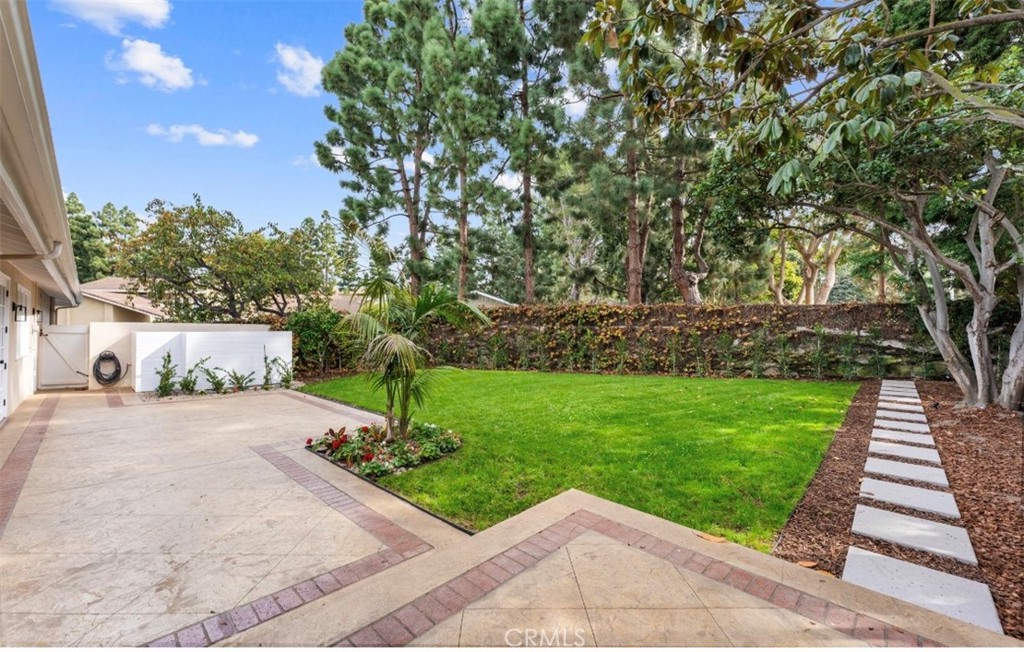 11 Rue Marseilles Newport Beach, CA 92660 - Photo 21 of 49