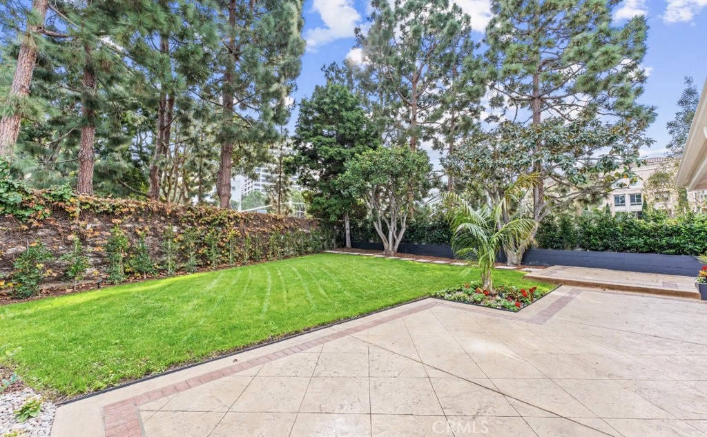 11 Rue Marseilles Newport Beach, CA 92660 - Photo 22 of 49