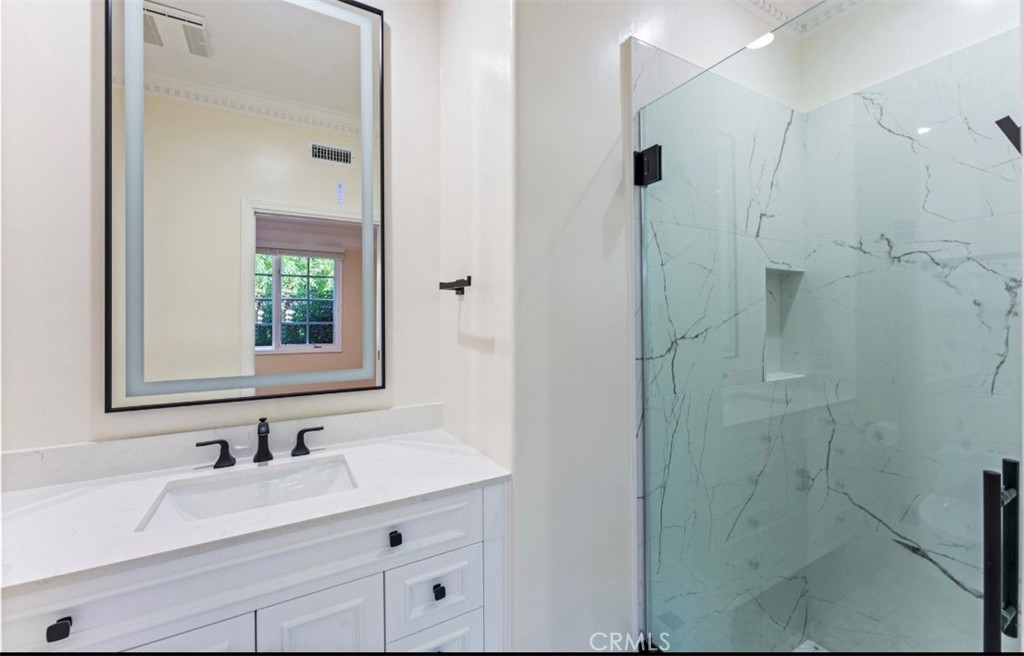 11 Rue Marseilles Newport Beach, CA 92660 - Photo 39 of 49