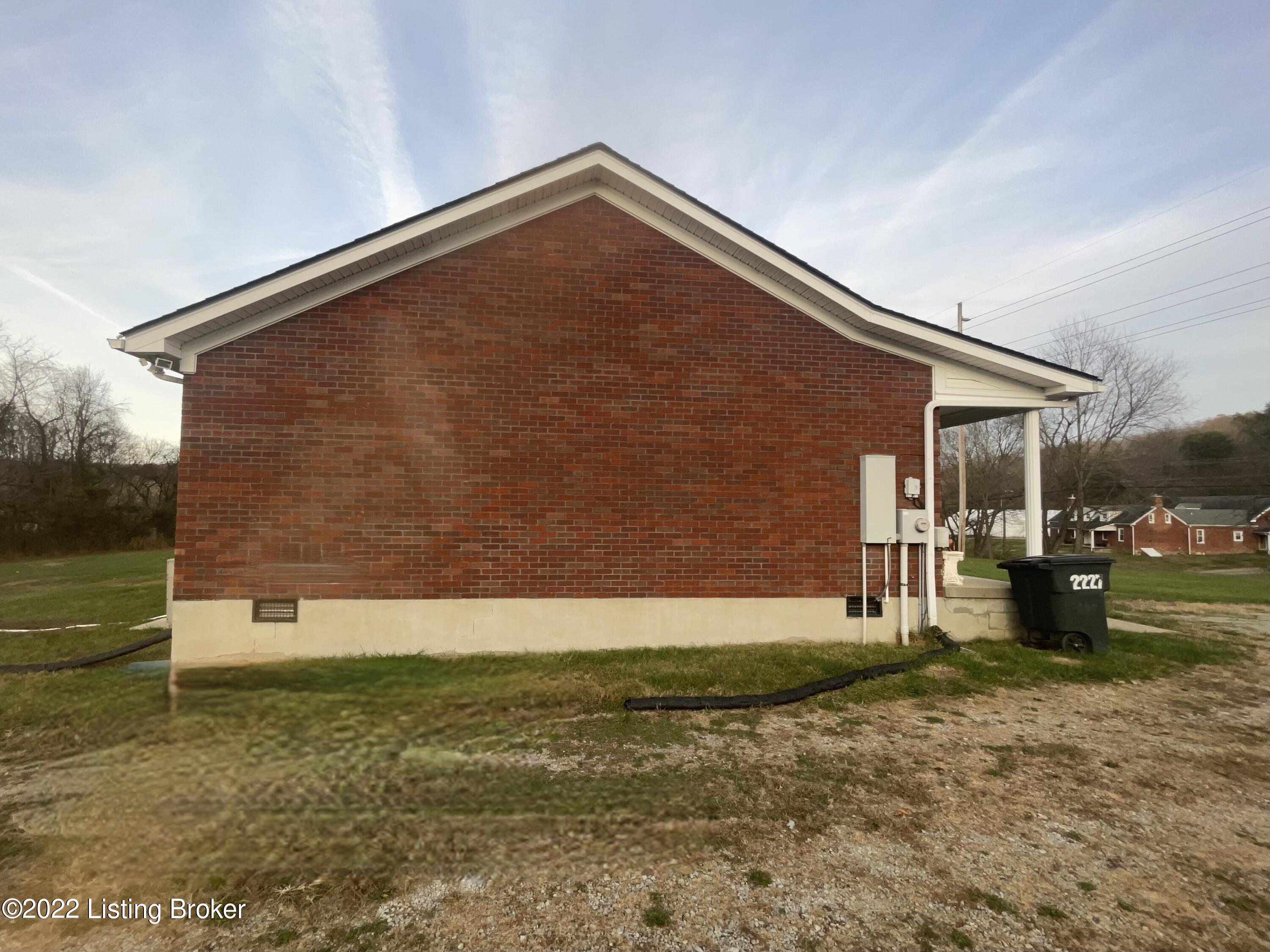 2227 West Blue Lick Road Shepherdsville, KY 40165 - Photo 10 of 18 IMG_1275
