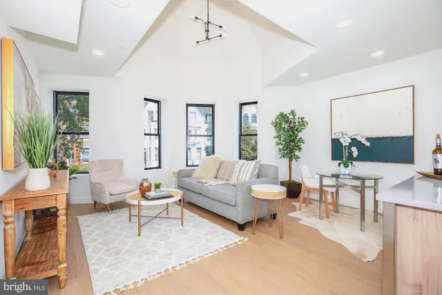 $2,250 | 304 Florida Avenue Northwest, Unit 1, Washington, DC 20001