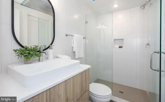 $2,250 | 304 Florida Avenue Northwest, Unit 1, Washington, DC 20001