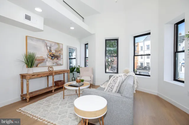 $2,250 | 304 Florida Avenue Northwest, Unit 1, Washington, DC 20001