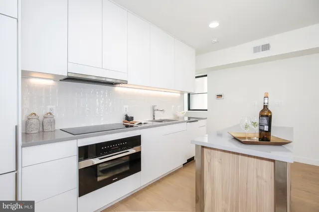 $2,250 | 304 Florida Avenue Northwest, Unit 1, Washington, DC 20001