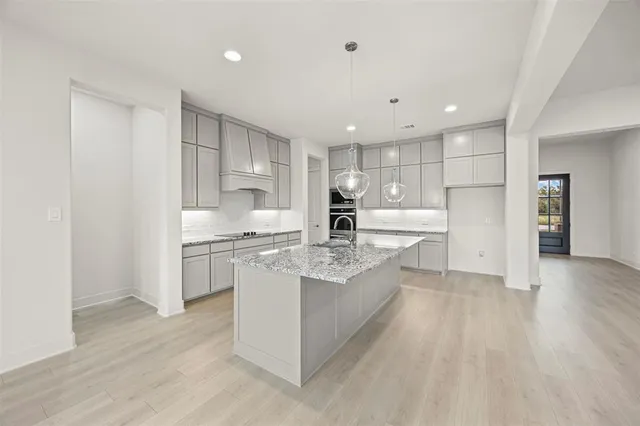 $699,900 | 162 Aiden Drive, Waxahachie, TX 75165