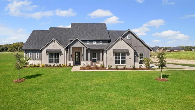 $699,900 | 162 Aiden Drive, Waxahachie, TX 75165