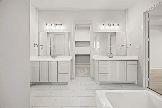 $699,900 | 162 Aiden Drive, Waxahachie, TX 75165