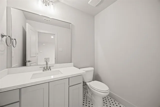 $699,900 | 162 Aiden Drive, Waxahachie, TX 75165