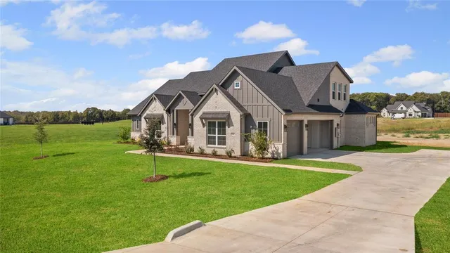 $699,900 | 162 Aiden Drive, Waxahachie, TX 75165