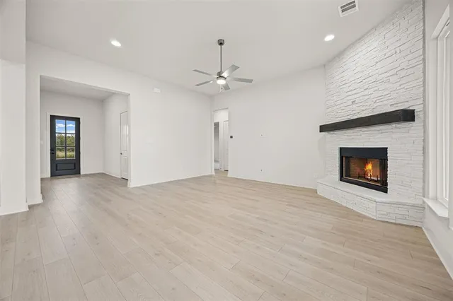 $699,900 | 162 Aiden Drive, Waxahachie, TX 75165