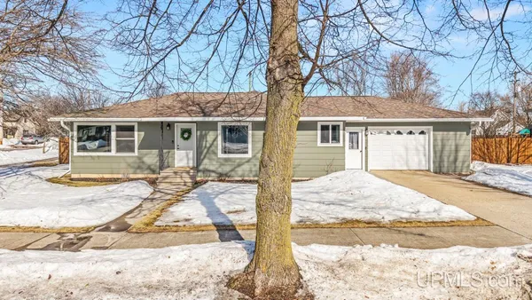 $239,000 | 220 Michigan Avenue, Gladstone, MI 49837
