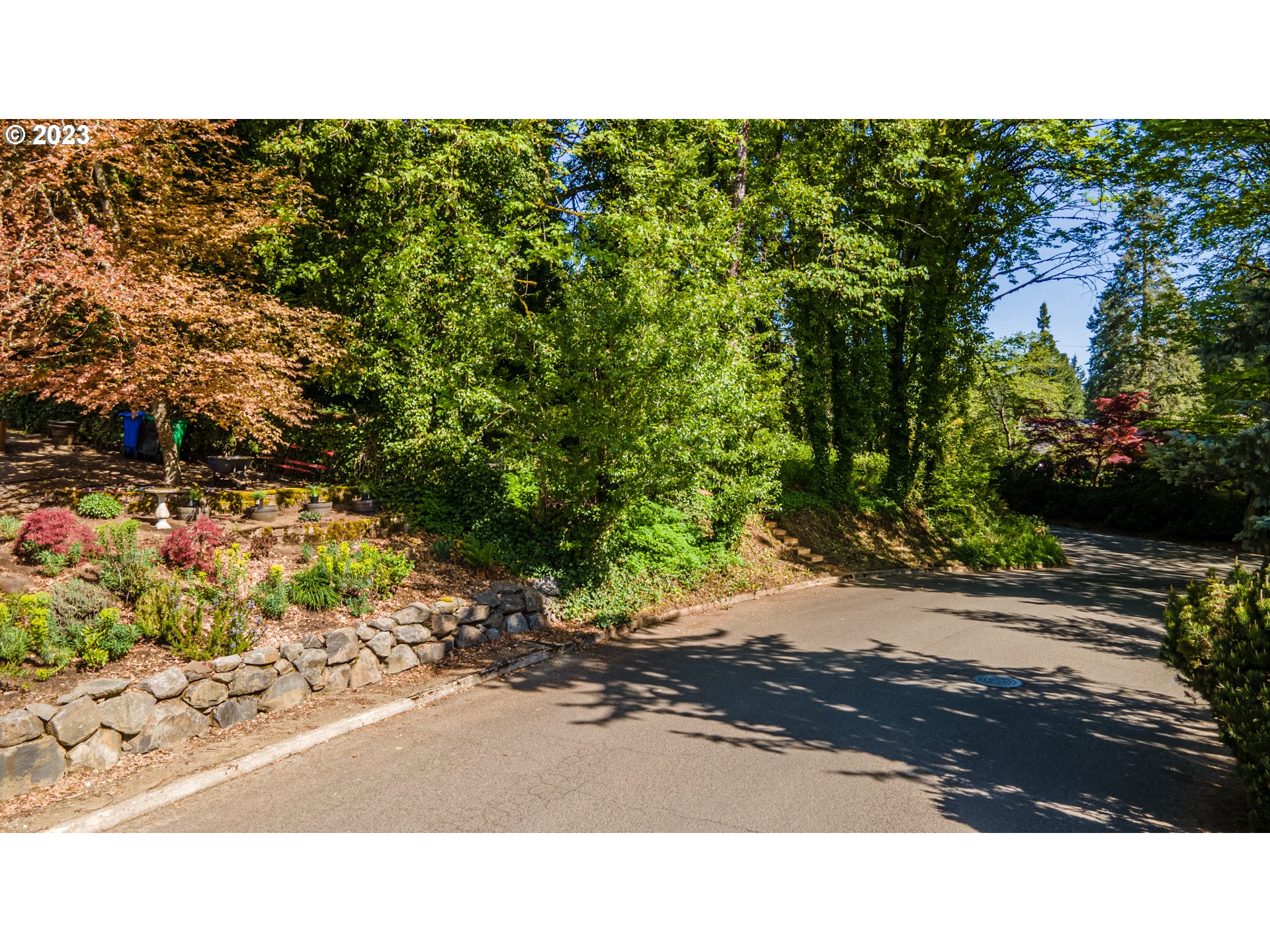 1322 Southwest Maplecrest Drive, Unit F Portland, OR 97219 - Photo 3 of 18 a picture of a park