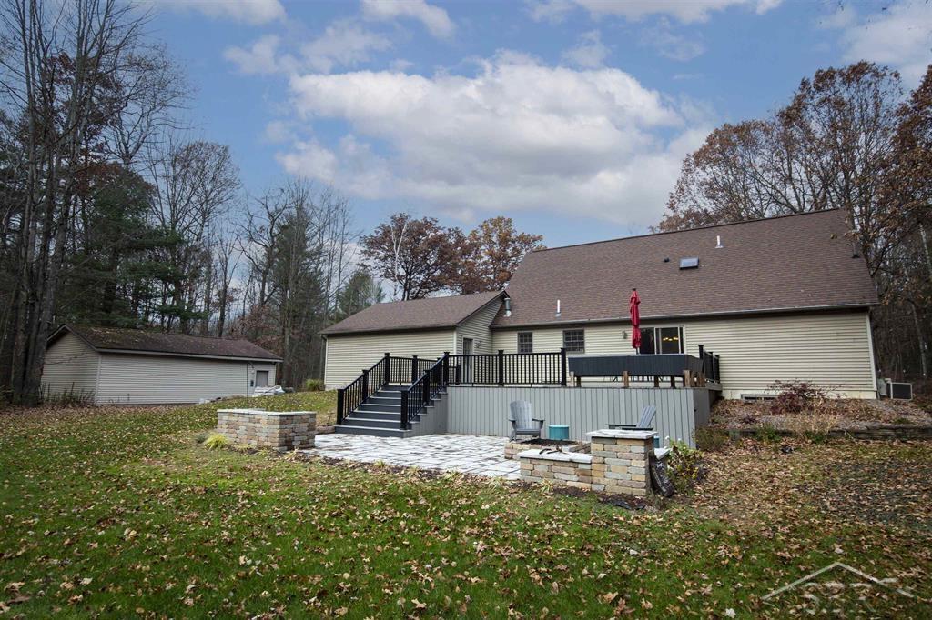 684 East Wheeler Road Midland, MI 48640 - Photo 34 of 38 50094983-33.JPG