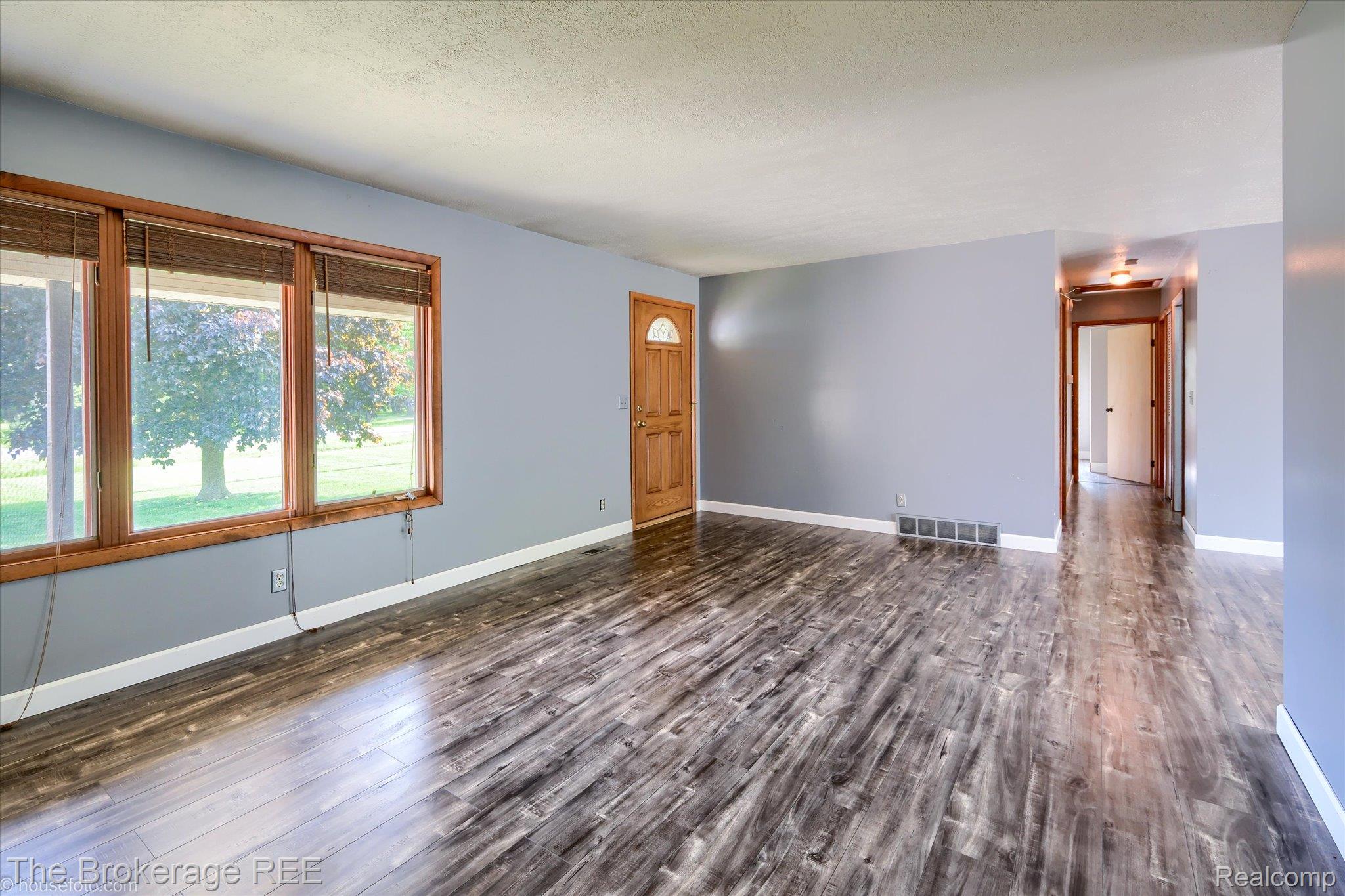 5495 East Coldwater Road Flint, MI 48506 - Photo 15 of 44 17-Housefoto_DSCF8218-HDR(3).jpg