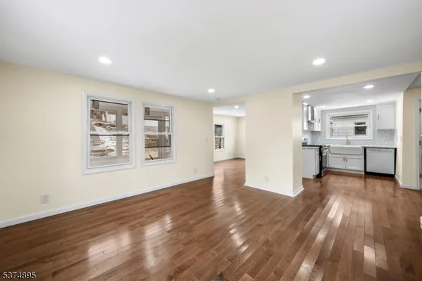$489,000 | 20 Ella Street, Bloomingdale, NJ 07403