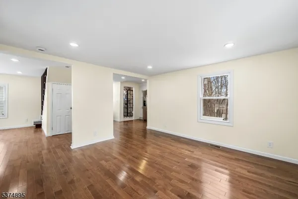 $489,000 | 20 Ella Street, Bloomingdale, NJ 07403