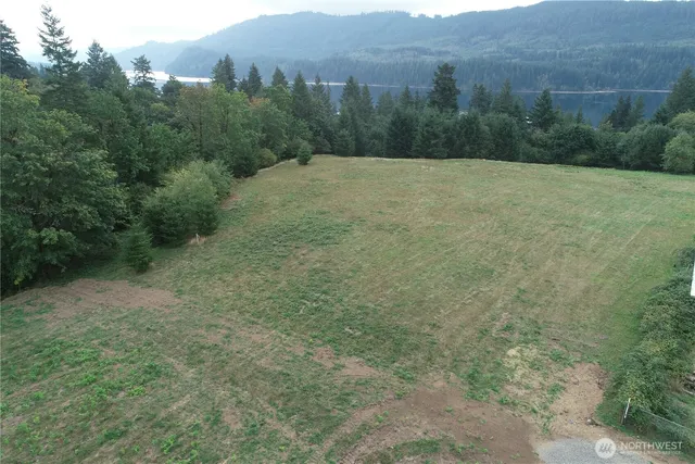 a view of an outdoor space and a yard