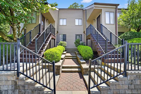 $460,000 | 14-1 Steven Drive, Ossining, NY 10562