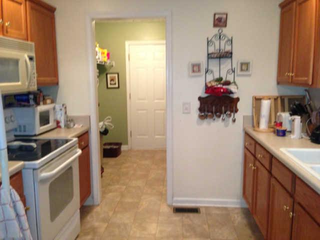 5828 Dividing Ridge Road Goodlettsville, TN 37072 - Photo 6 of 11 kitchen all appliances stay. Huge mud room off the kitchen