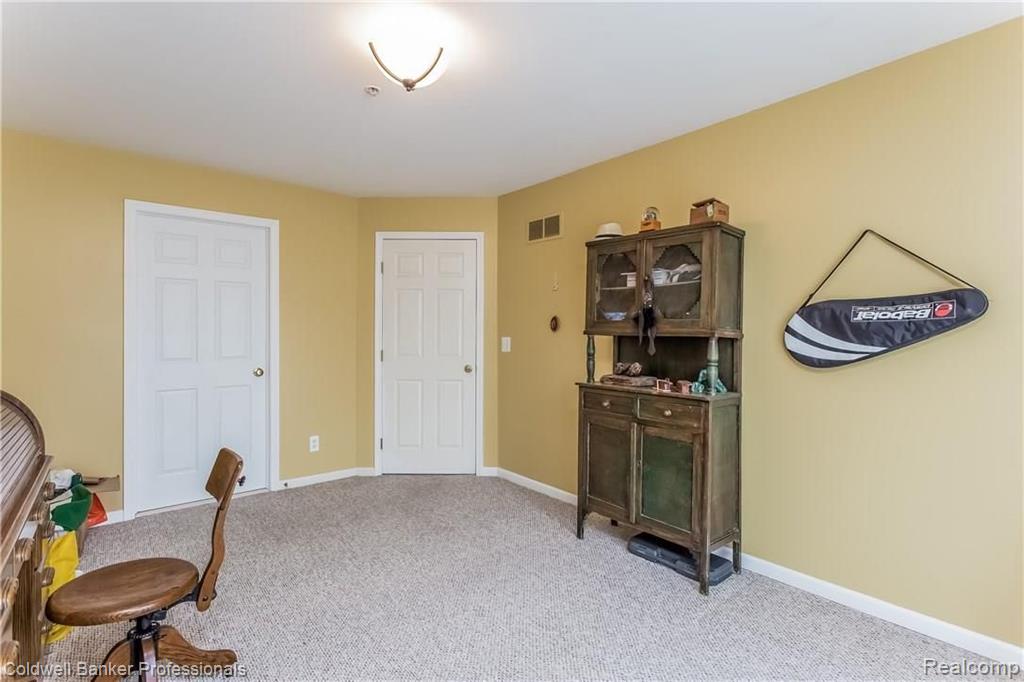 16894 Farmington Road, Unit 41 Livonia, MI 48154 - Photo 13 of 32