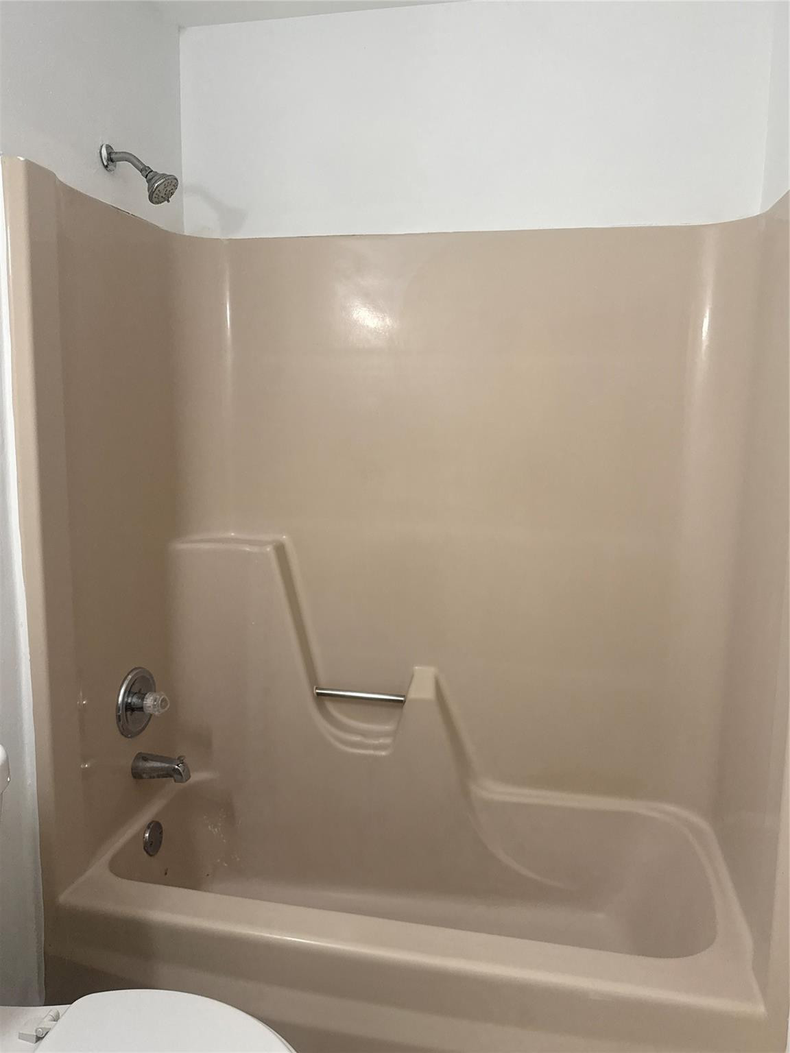 7427 Southwest 13th Street North Lauderdale, FL 33068 - Photo 26 of 49 a bathroom with a bathtub