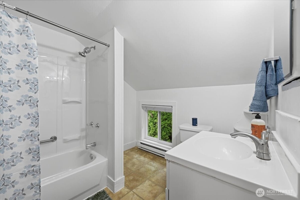 23746 Old Day Creek Road, Unit A & B Sedro-Woolley, WA 98284 - Photo 22 of 36 a bathroom with a sink and a bathtub