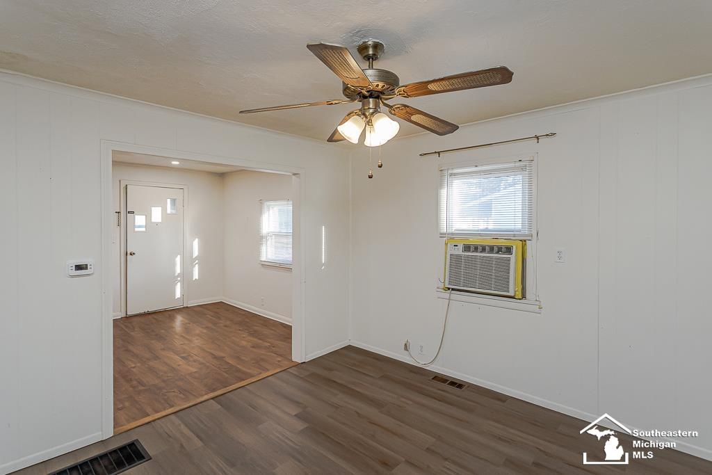8037 Wiseman Road Lambertville, MI 48144 - Photo 25 of 41 Gallery Image 25