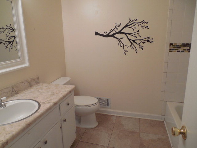 4057 Raintree Drive Martinez, GA 30907 - Photo 15 of 17 Hall Full Bath