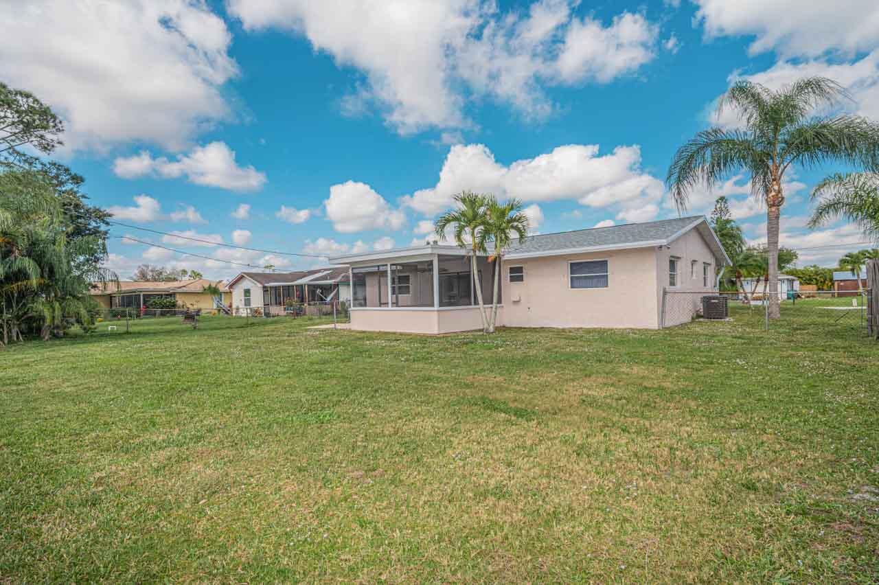 1132 Southeast Palm Beach Road Port St. Lucie, FL 34952 - Photo 15 of 17 1132 SE Palm Beach Rd - WEB - 15