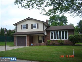 9205 Laramie Road Philadelphia, PA 19115 - Photo 2 of 12 Exterior Front