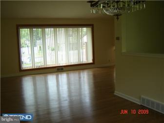 9205 Laramie Road Philadelphia, PA 19115 - Photo 4 of 12 Dining Room