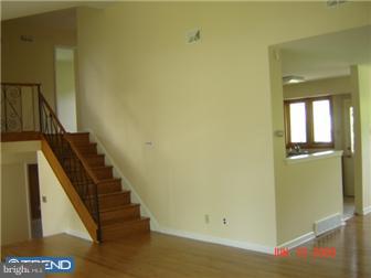 9205 Laramie Road Philadelphia, PA 19115 - Photo 5 of 12 Living Room