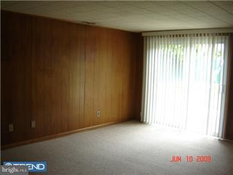 9205 Laramie Road Philadelphia, PA 19115 - Photo 8 of 12 Family Room