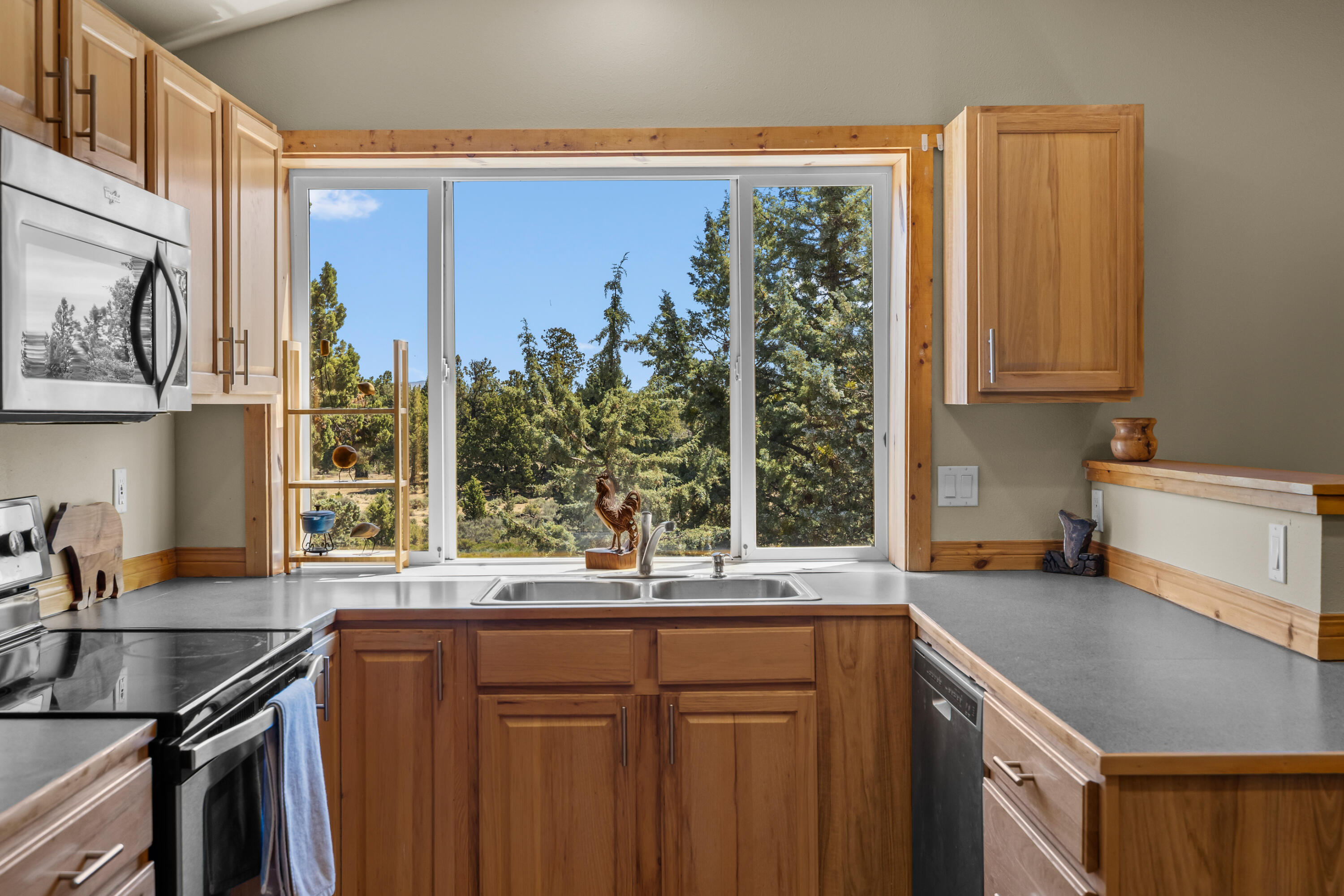 64145 Hunnell Road Bend, OR 97703 - Photo 54 of 65 2026_05_18_64145_hunnel_road-26