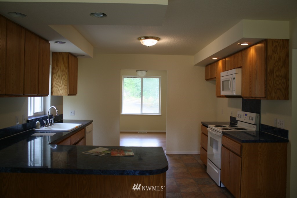 3414 Sapp Road Southwest Olympia, WA 98512 - Photo 9 of 23 Gallery Image 9