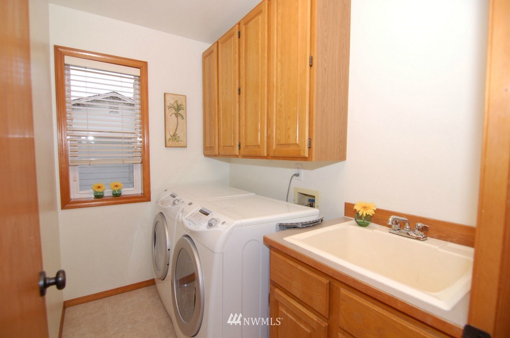 3819 215th Street Southeast Bothell, WA 98021 - Photo 14 of 19