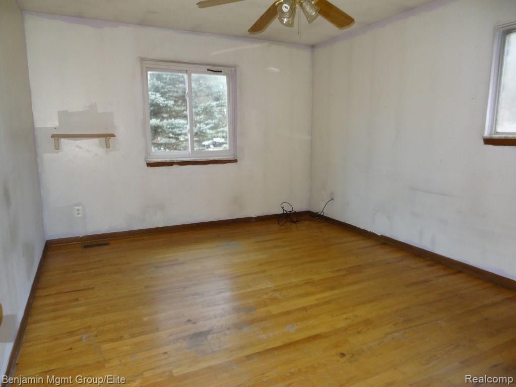 31430 Lahser Road Franklin, MI 48025 - Photo 9 of 11