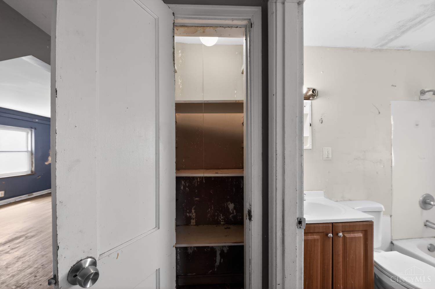 5735 Argus Road Cincinnati, OH 45224 - Photo 18 of 30 Gallery Image 18