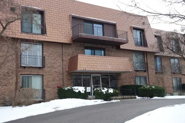 $279,500 | 4000 Dundee Road, Unit 203B, Northbrook, IL 60062