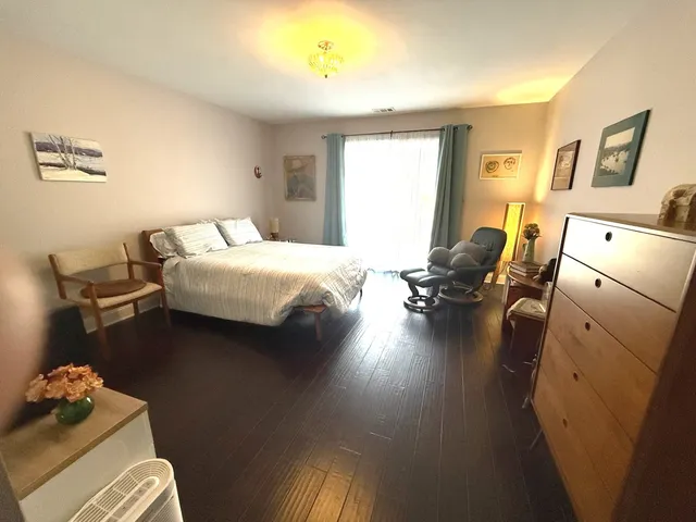 $279,500 | 4000 Dundee Road, Unit 203B, Northbrook, IL 60062