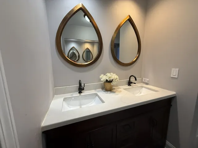 $279,500 | 4000 Dundee Road, Unit 203B, Northbrook, IL 60062