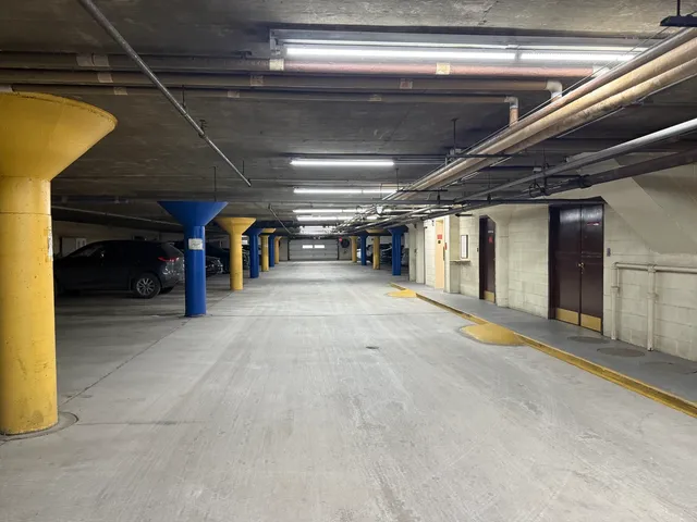 $279,500 | 4000 Dundee Road, Unit 203B, Northbrook, IL 60062