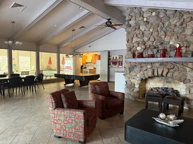 $279,500 | 4000 Dundee Road, Unit 203B, Northbrook, IL 60062