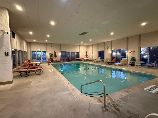 $279,500 | 4000 Dundee Road, Unit 203B, Northbrook, IL 60062