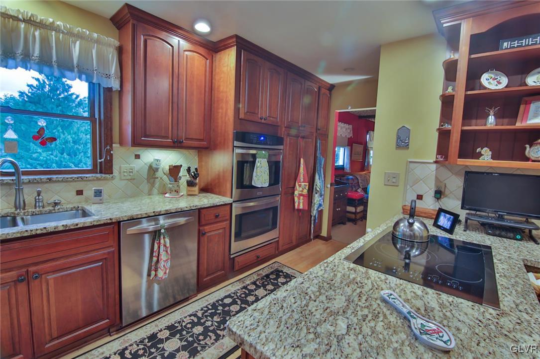 680 English Road Bath, PA 18014 - Photo 8 of 49 Gorgeous granite, all Kenmore Elite SS appliances