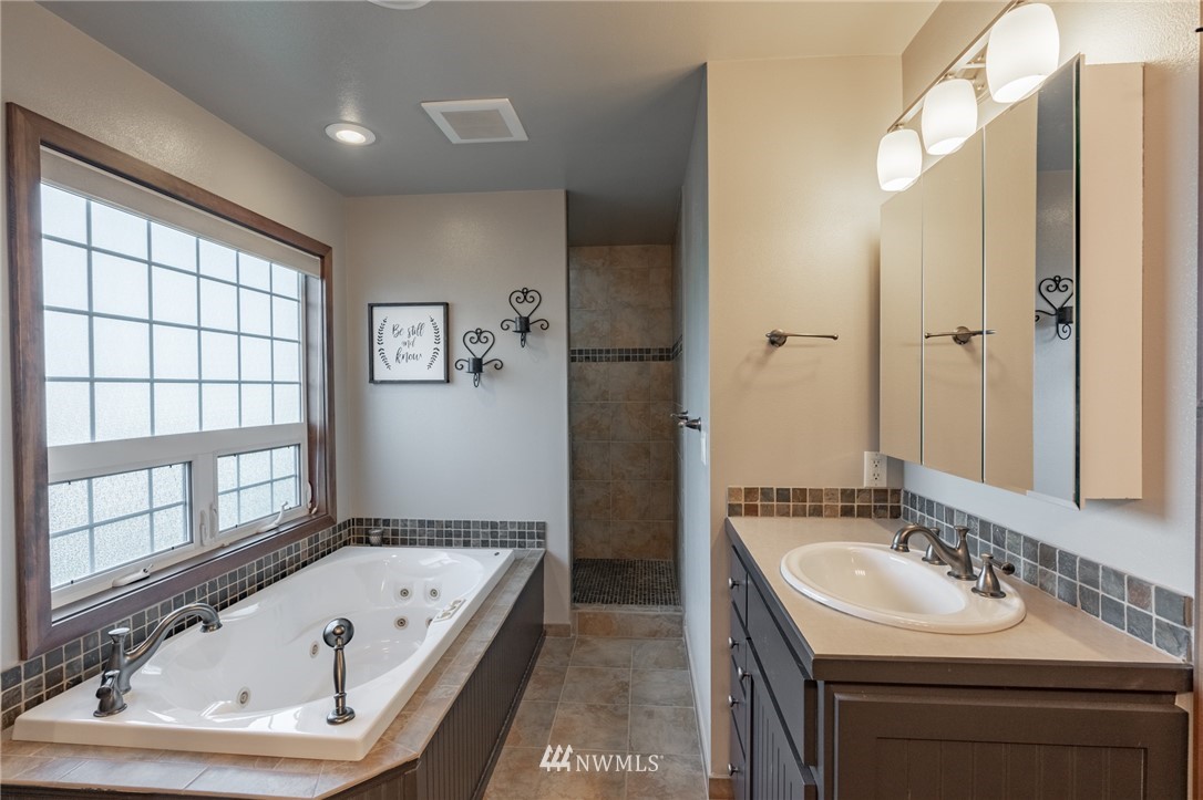 6929 Old Guide Road Lynden, WA 98264 - Photo 8 of 25