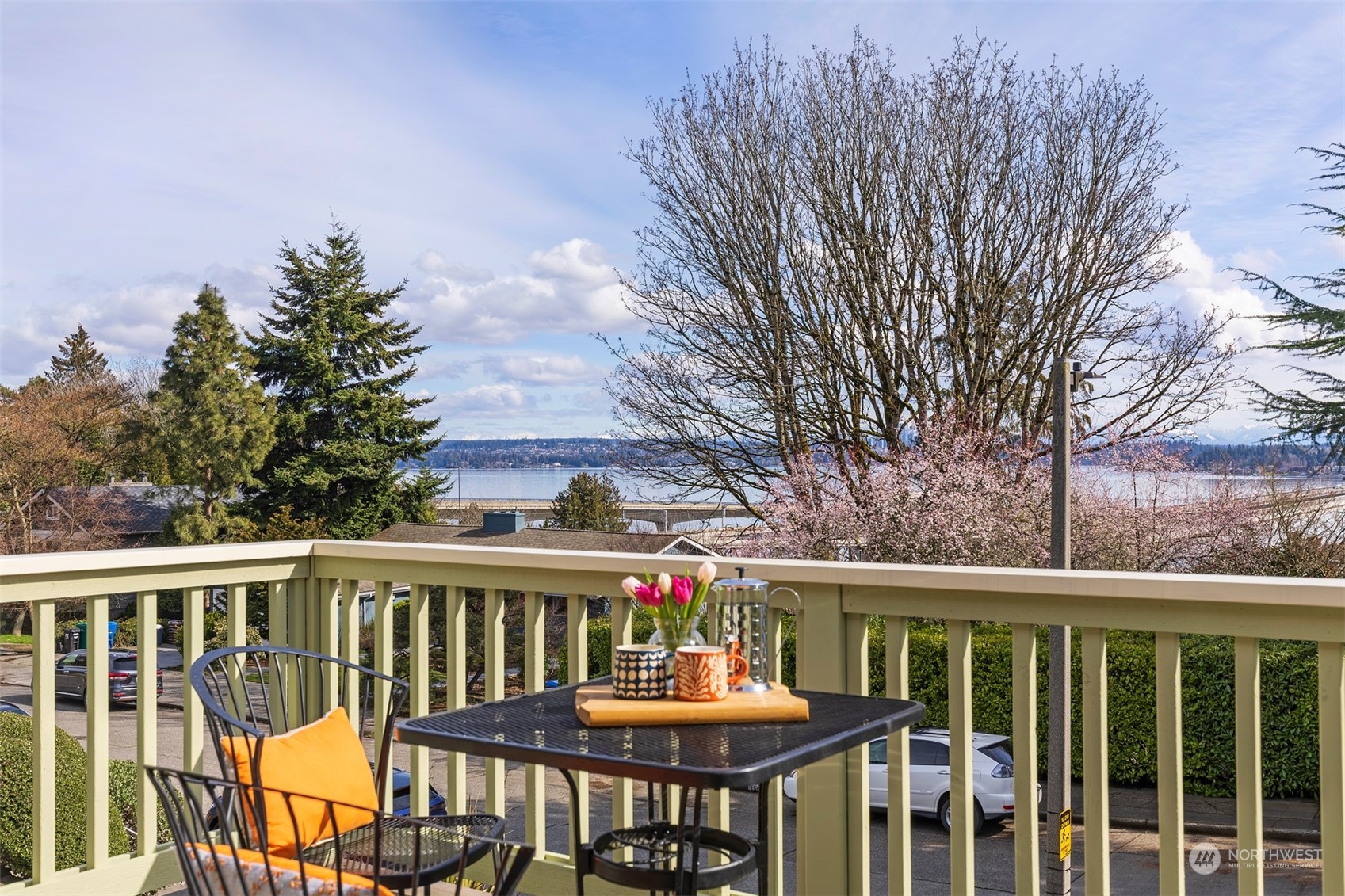 1505 35th Avenue South Seattle, WA 98144 - Photo 18 of 39 a view of a chairs and table on the roof deck